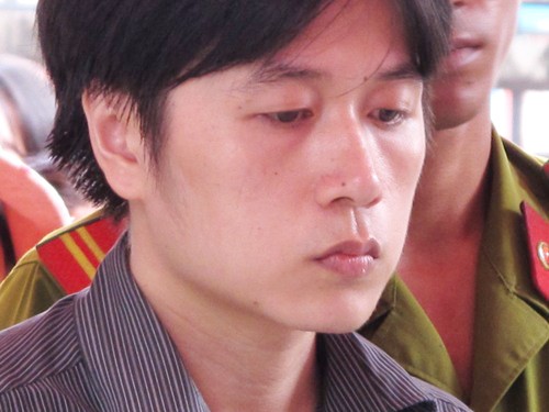 'Thi thể con tôi suýt bị xe rác chở đi mất' 'Thi thể con tôi suýt bị xe rác chở đi mất'
