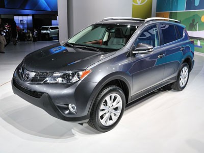 Toyota RAV4 mới tiết kiệm và thông minh hơn Toyota RAV4 mới tiết kiệm và thông minh hơn