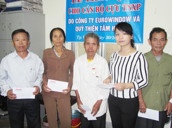Qũi Thiện Tâm hỗ trợ cựu TNXP Nghệ An 20 triệu đồng Qũi Thiện Tâm hỗ trợ cựu TNXP Nghệ An 20 triệu đồng