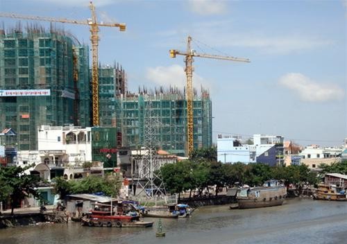 TP.HCM: Hơn 70% dự án căn hộ dừng thi công TP.HCM: Hơn 70% dự án căn hộ dừng thi công