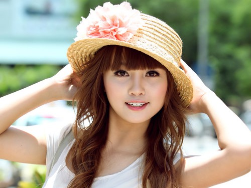 Nữ sinh báo chí đẹp mơ màng Nữ sinh báo chí đẹp mơ màng