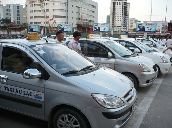 Taxi: Công hay tội? Taxi: Công hay tội?