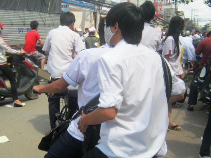 Những đứa trẻ… 'bị bỏ rơi' Những đứa trẻ… 'bị bỏ rơi'