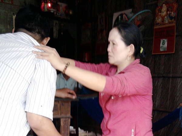 Một xã ba pháp sư bịp Một xã ba pháp sư bịp