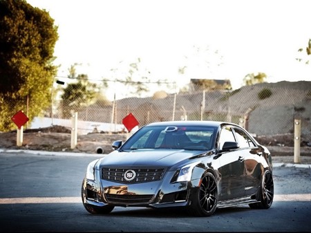 Bản độ 2013 Cadillac ATS đầu tiên Bản độ 2013 Cadillac ATS đầu tiên