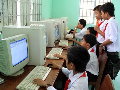 Cán bộ xã phải thuê học sinh ...đánh văn bản Cán bộ xã phải thuê học sinh ...đánh văn bản