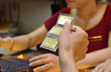 Ngân hàng đấu thầu tiếp 15.000 lượng vàng Ngân hàng đấu thầu tiếp 15.000 lượng vàng