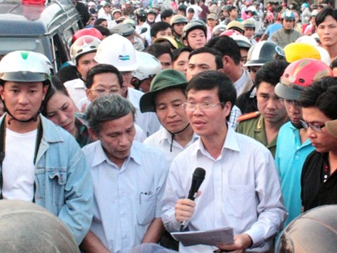 Bí thư Tỉnh ủy đối thoại với dân Bí thư Tỉnh ủy đối thoại với dân
