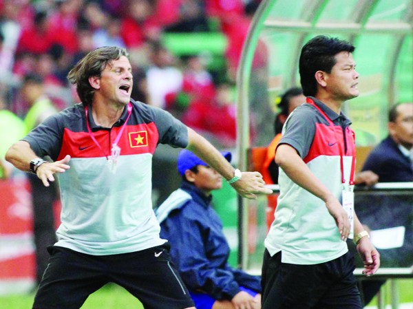 Không sa thải HLV Goetz: Không phải vì thiếu tiền Ông Goetz có “võ” hay may mắn không bị trảm như những người tiền nhiệm?
Ảnh: VSI