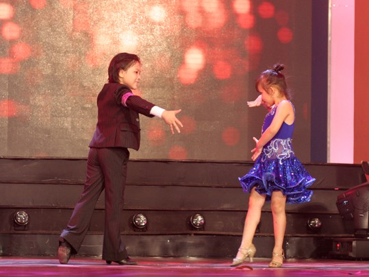 Cặp dance 8 tuổi Cặp dance 8 tuổi "đại náo" Bước nhảy xì-teen