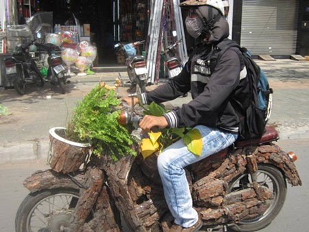 Xe máy 'độc' lưu thông trên phố Xe máy 'độc' lưu thông trên phố
