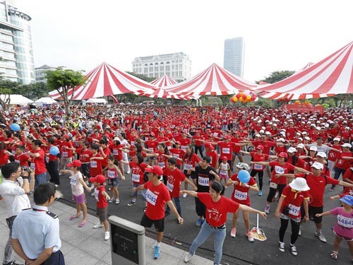 Giới trẻ cuồng nhiệt với với “Dance with Coca-Cola” Giới trẻ cuồng nhiệt với với “Dance with Coca-Cola”