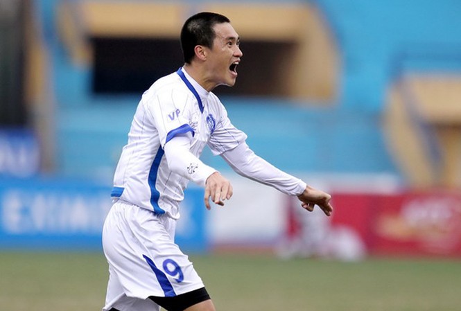 Lê Công Vinh: 'Tôi biết cách để trở lại là chính mình' Công Vinh và CLB BĐ Hà Nội đang có dấu hiệu chơi tốt dần lên trong 2 trận đấu gần đây