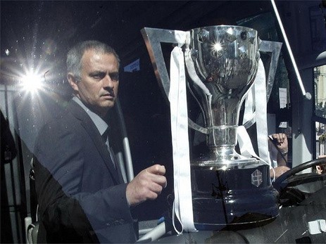 Mourinho sẽ dẫn dắt Real Madrid đến 2016 Mourinho sẽ dẫn dắt Real Madrid đến 2016