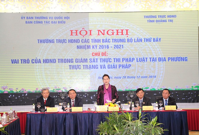 Chủ tịch Quốc hội dự hội nghị Thường trực HĐND các tỉnh Bắc Trung Bộ Chủ tịch Quốc hội Nguyễn Thị Kim Ngân phát biểu tại hội nghị.