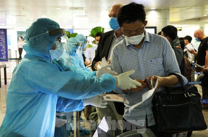 TPHCM sắp đón 17.000 người Việt từ vùng dịch về nước TPHCM sắp đón 17.000 người Việt từ vùng dịch về nước
