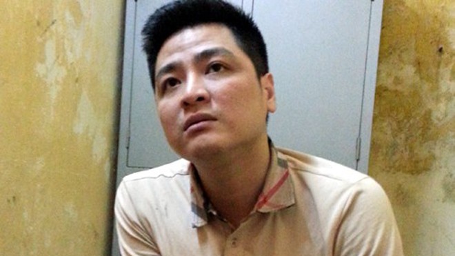 Hái đào xong, 2 gã trai lộ mặt kẻ cướp tàn bạo Hiệp ân hận về việc làm của mình. Ảnh: Việt Đức.