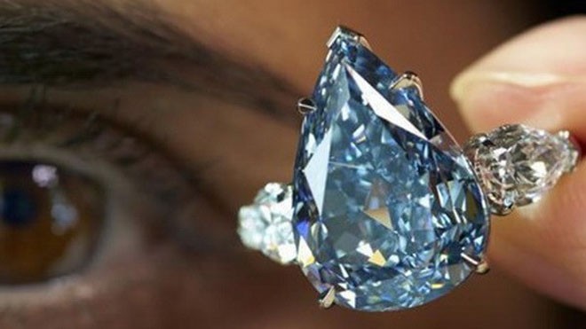 Viên kim cương xanh lớn nhất thế giới giá 24 triệu USD Viên kim cương The Blue. (Nguồn: Reuters)