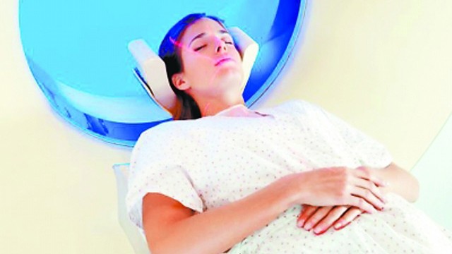 Máy đọc những giấc mơ của con người Các tình nguyện viên đang trong quá trình thí nghiệm.