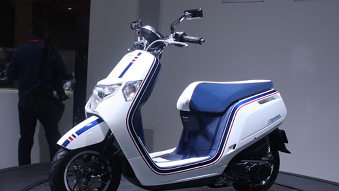 Xe máy 50 phân khối không được chuộng tại Việt Nam? Honda Dunk, mẫu scooter 50 phân khối lắp ráp tại Việt Nam để xuất ngược về thị trường Nhật.
