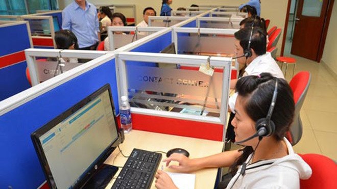 Không còn “chú - cháu” nơi công quyền! Đề án chuẩn văn hoá công sở sẽ có những quy định chi tiết tới từng cách xưng hô, trang phục cho đến cả cách bắt tay...