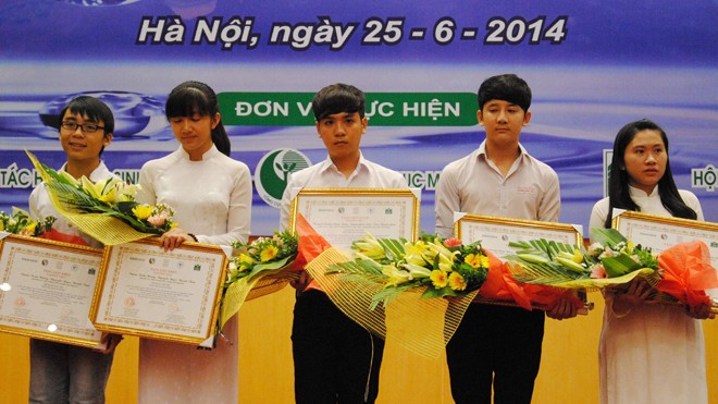 Nhiều bạn trẻ đoạt giải cuộc thi về bảo vệ nguồn nước Hai nhóm bạn trẻ đoạt giải Nhì cuộc thi