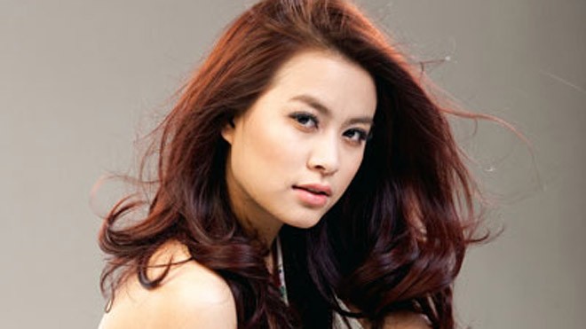 Sự thật cuộc sống xa hoa, bạc tỷ của Hoàng Thùy Linh Sự thật cuộc sống xa hoa, bạc tỷ của Hoàng Thùy Linh