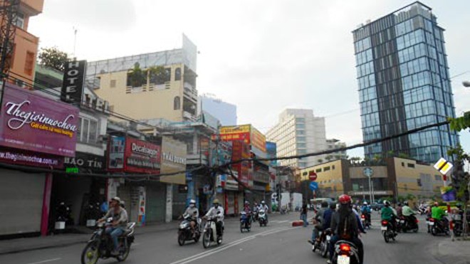 Đại gia chán villa vì 'làm chết xác cho ôsin hưởng' Chán cảnh nhà cao cửa rộng, ngày càng nhiều dân quý tộc dọn về các khu căn hộ trung tâm phía dưới có trung tâm thương mại, tiện nghi dịch vụ được phục vụ chỉ cách mấy tầng lầu.