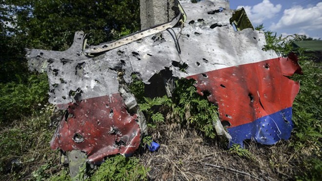 Nga nói chứng cứ của Mỹ về MH17 toàn 'dựa trên mạng xã hội' Mảnh vỡ máy bay MH17 cho thấy có thể chuyến bay đã trúng tên lửa (Nguồn: AP)