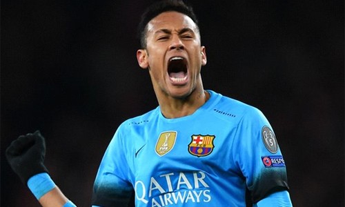 Neymar san bằng kỳ tích của Ronaldinho Neymar đang đi trên con đường trở thành cầu thủ hay nhất thế giới. Ảnh: Reuters