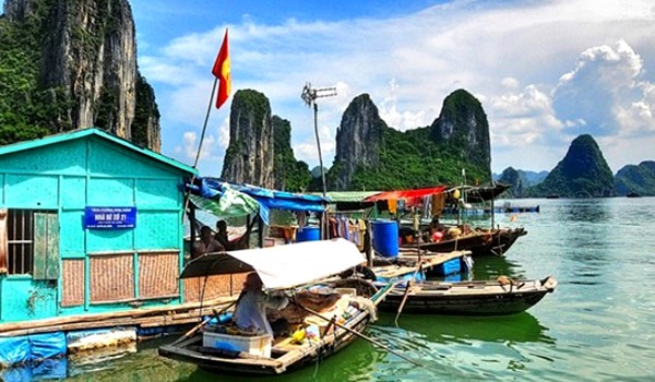 10 làng chài đẹp như tranh ở Việt Nam ít người biết Cửa Vạn là một trong những làng chài đẹp ở phía Bắc. Ảnh: Huffington Post