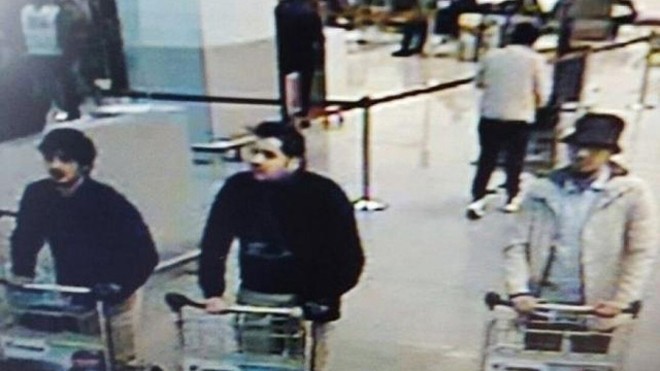 Ông trùm chế bom tấn công Brussels có thể đã chết Najim Laachraoui (trái), Ibrahim El-Bakraoui (giữa). (Ảnh:Metro)