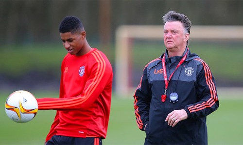 Rashford bị cấm sinh hoạt cùng đội một Man Utd HLV Van Gaal không muốn Rashford bị ảo tưởng về sự tiến bộ của bản thân sau những bước tiến gần đây. Ảnh: AFP.