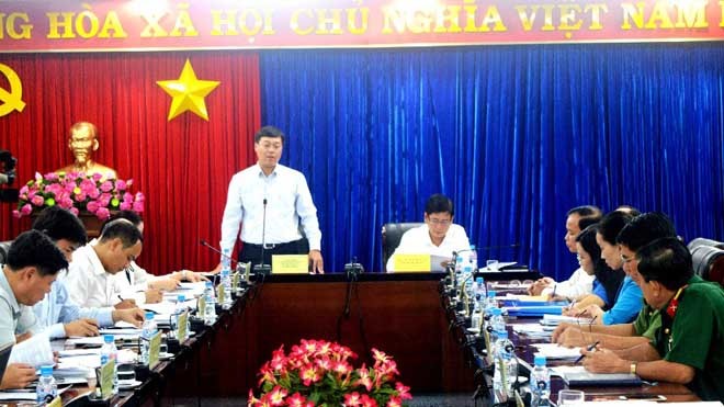 Chăm lo đời sống cho thanh niên công nhân nhập cư Anh Lê Quốc Phong , Bí thư thứ nhất Ban Chấp hành Trung ương Đoàn làm việc tại tỉnh Bình Dương.