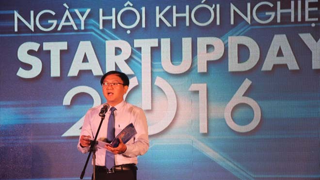 Hơn 100 dự án khởi nghiệp trẻ xuất sắc hội tụ tại TP. HCM Anh Lâm Đình Thắng, Phó bí thư thường trực Thành Đoàn TPHCM, phát biểu khai mạc ngày hội.