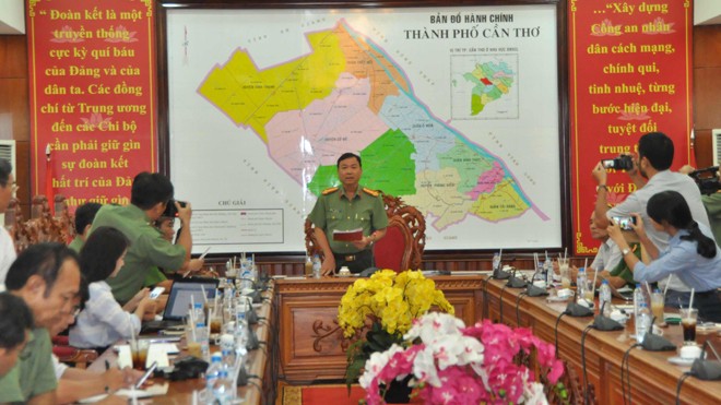 Phó Chánh thanh tra 'bảo kê' 9 doanh nghiệp thu hàng trăm triệu Quang cảnh buổi họp báo.