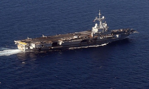 Tàu sân bay Mỹ, Pháp hội quân diệt IS Tàu sân bay Charles de Gaulle của Pháp tại Địa Trung Hải. Ảnh: AFP