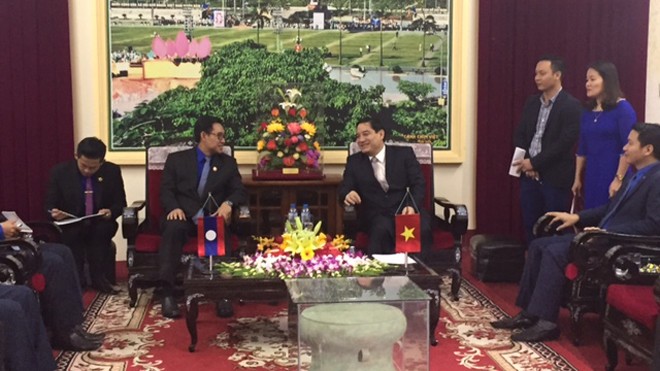 Đoàn Trung ương Thanh niên nhân dân cách mạng Lào làm việc tại Nghệ An Đoàn Trung ương Thanh niên nhân dân cách mạng Lào làm việc tại Nghệ An