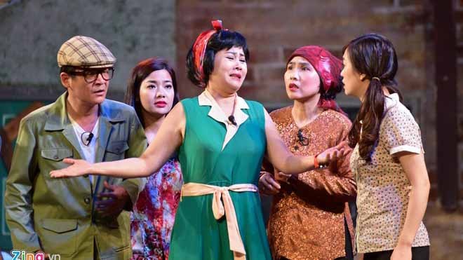 NSƯT Minh Hằng khóc nức nở trong đêm diễn trước khi về hưu NSƯT Minh Hằng và các bạn diễn trong vở Ai là thủ phạm?