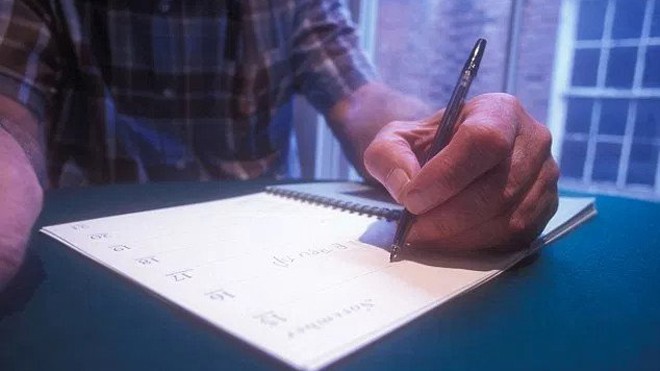 Cách nhận biết tội phạm lạm dụng tình dục trẻ em qua ngoại hình Theo một nghiên cứu, có tới 30-35% tội phạm ấu dâm là người thuận tay trái.