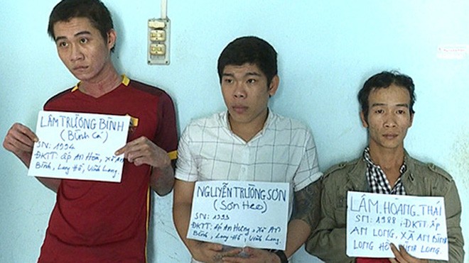 Nhóm thanh niên ngáo đá, sở hữu kho 'hàng nóng' 3 thanh niên ngáo đó có nhiều tiền án, tiền sự. Ảnh: Vĩnh Nam.