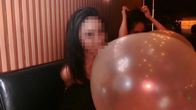Thiếu nữ lên cơn co giật, mất giọng vì hút liên tục hàng chục quả bóng cười Những quả bóng cười tưởng như vô hại nhưng ẩn chứa nhiều mối nguy khôn lường