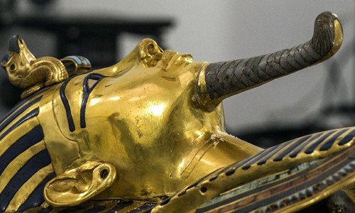 Ai Cập tính di chuyển các báu vật của Pharaoh Tutankhamun Mặt nạ vàng của Pharaoh Tutakhamun. Ảnh: AFP.