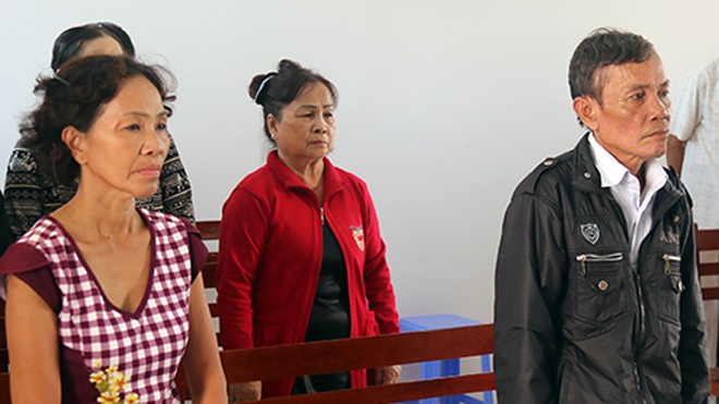 Bà chủ tờ vé số độc đắc 1,5 tỷ đồng ở Kiên Giang thắng kiện Bà Tuyết cùng cậu ruột và những người thân tại phiên toà. Ảnh: A.X