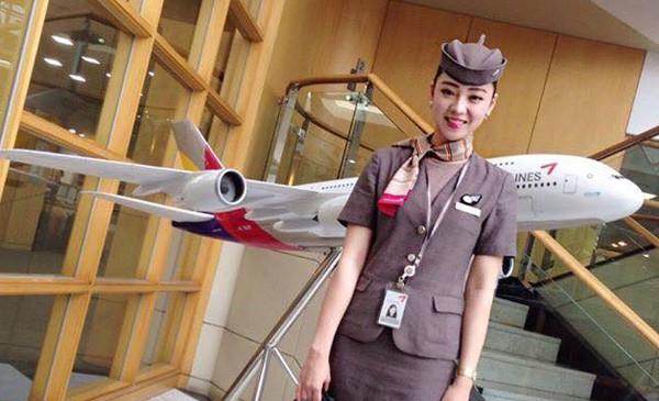Bỏ tiếp viên hàng không quốc tế, hotgirl buôn mỹ phẩm kiếm chục tỷ Nữ tiếp viên hàng không chuyển nghề đi bán mỹ phẩm