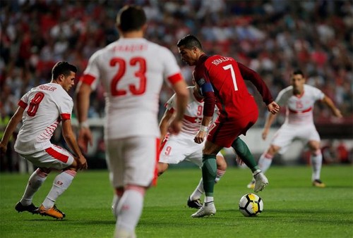 Ronaldo tiến gần kỷ lục ghi bàn tại 8 giải đấu lớn liên tiếp Ronaldo tiến gần kỷ lục ghi bàn tại 8 giải đấu lớn liên tiếp
