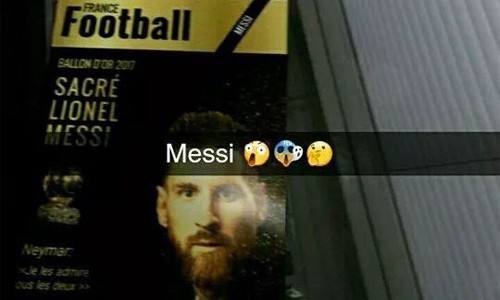 Lộ 'bằng chứng' Messi giành Quả Bóng Vàng 2017 Bức ảnh lạ về bìa tạp chí France Football. Ảnh chụp màn hình.