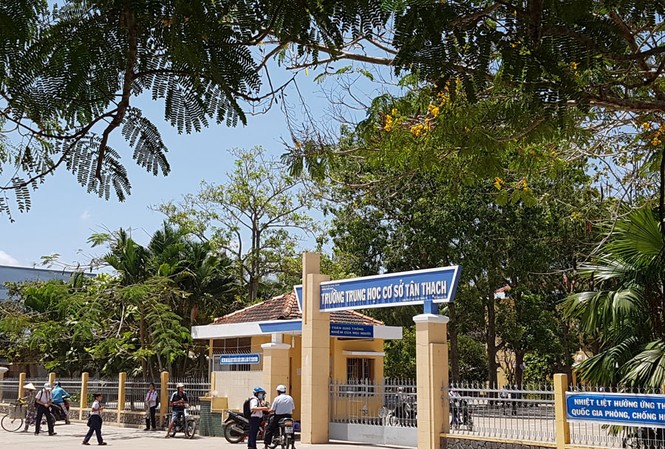 Vụ bóp cổ cô giáo ở Bến Tre: Người trong cuộc lên tiếng Vụ bóp cổ cô giáo ở Bến Tre: Người trong cuộc lên tiếng
