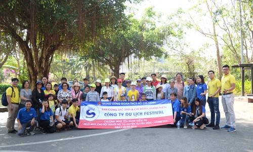 Đoàn cơ sở phía Nam tổ chức hoạt động “Về nguồn” Đoàn cơ sở phía Nam tổ chức hoạt động “Về nguồn”