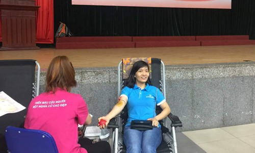 Ngày hội hiến máu của Eximbank – 'vạn trái tim – một tấm lòng' Ngày hội hiến máu của Eximbank – 'vạn trái tim – một tấm lòng'